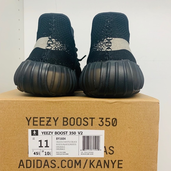 Yeezy boost 350 V2 Oreo - Picture 3 of 4